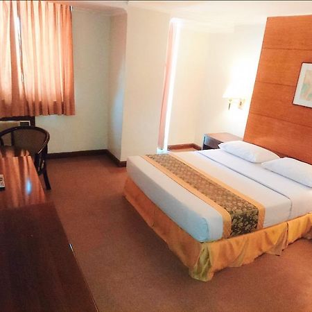 Iloilo Business Hotel Zewnętrze zdjęcie