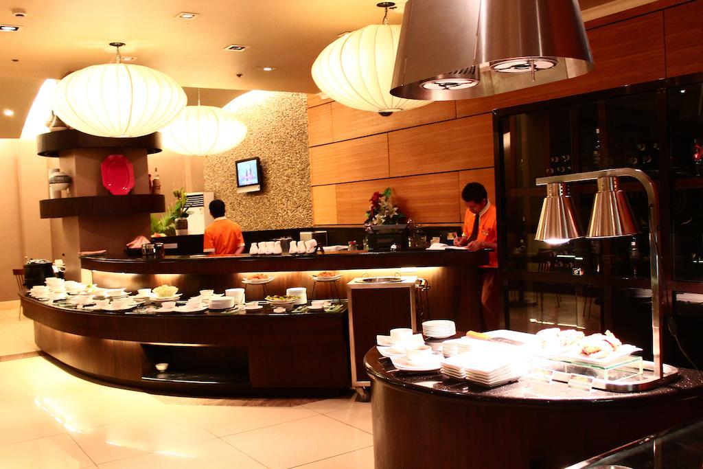 Iloilo Business Hotel Zewnętrze zdjęcie