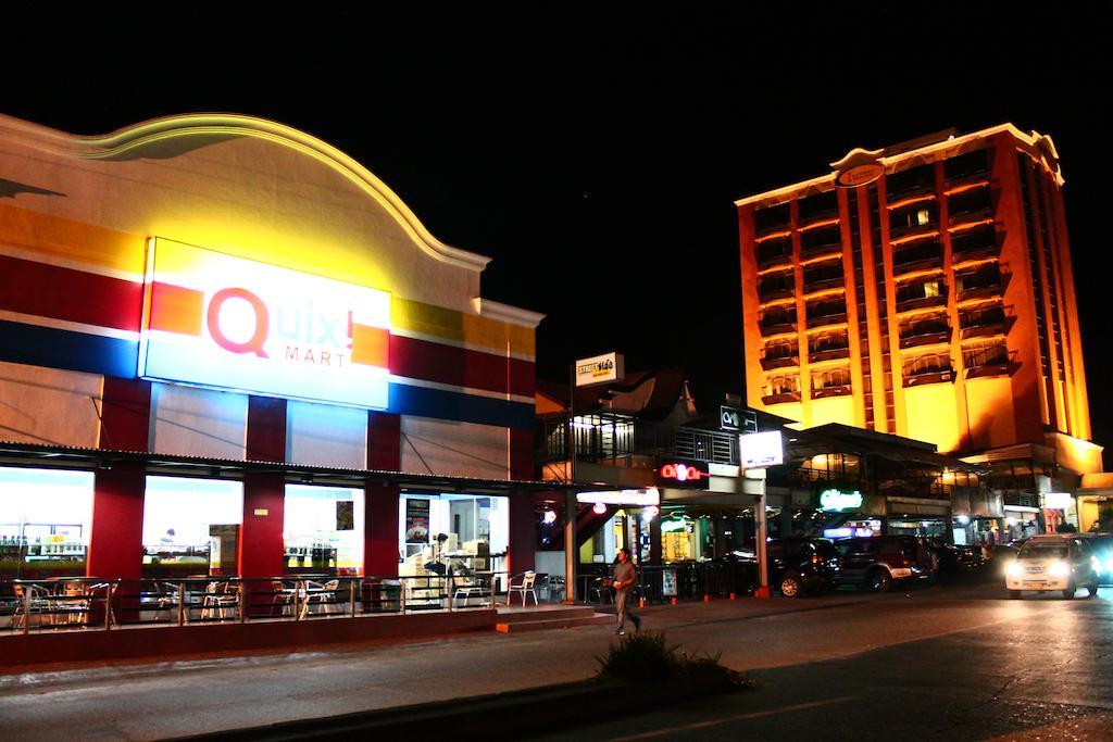 Iloilo Business Hotel Zewnętrze zdjęcie