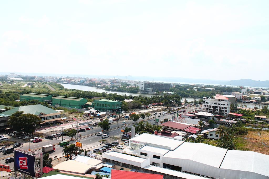 Iloilo Business Hotel Zewnętrze zdjęcie
