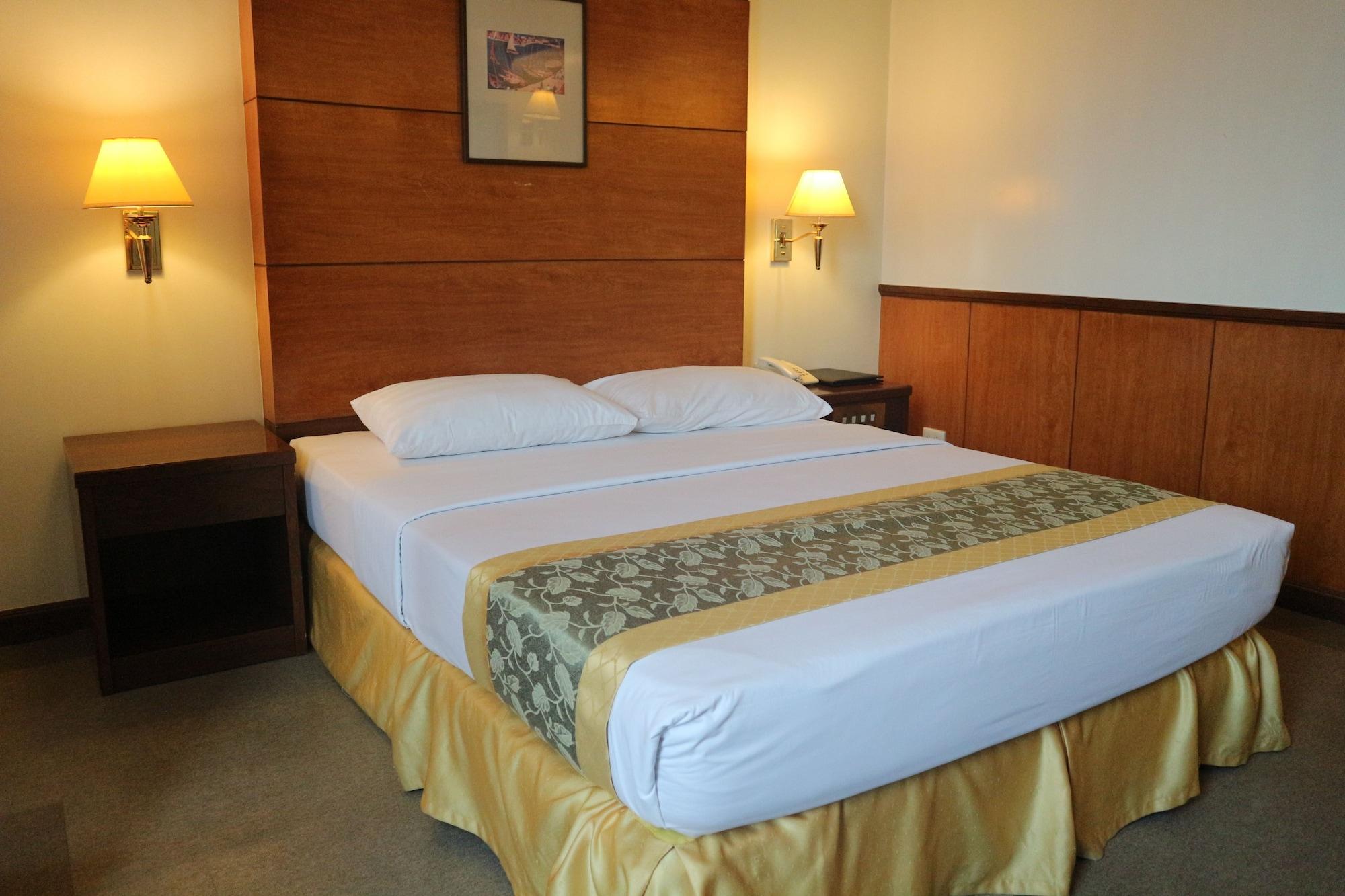 Iloilo Business Hotel Zewnętrze zdjęcie