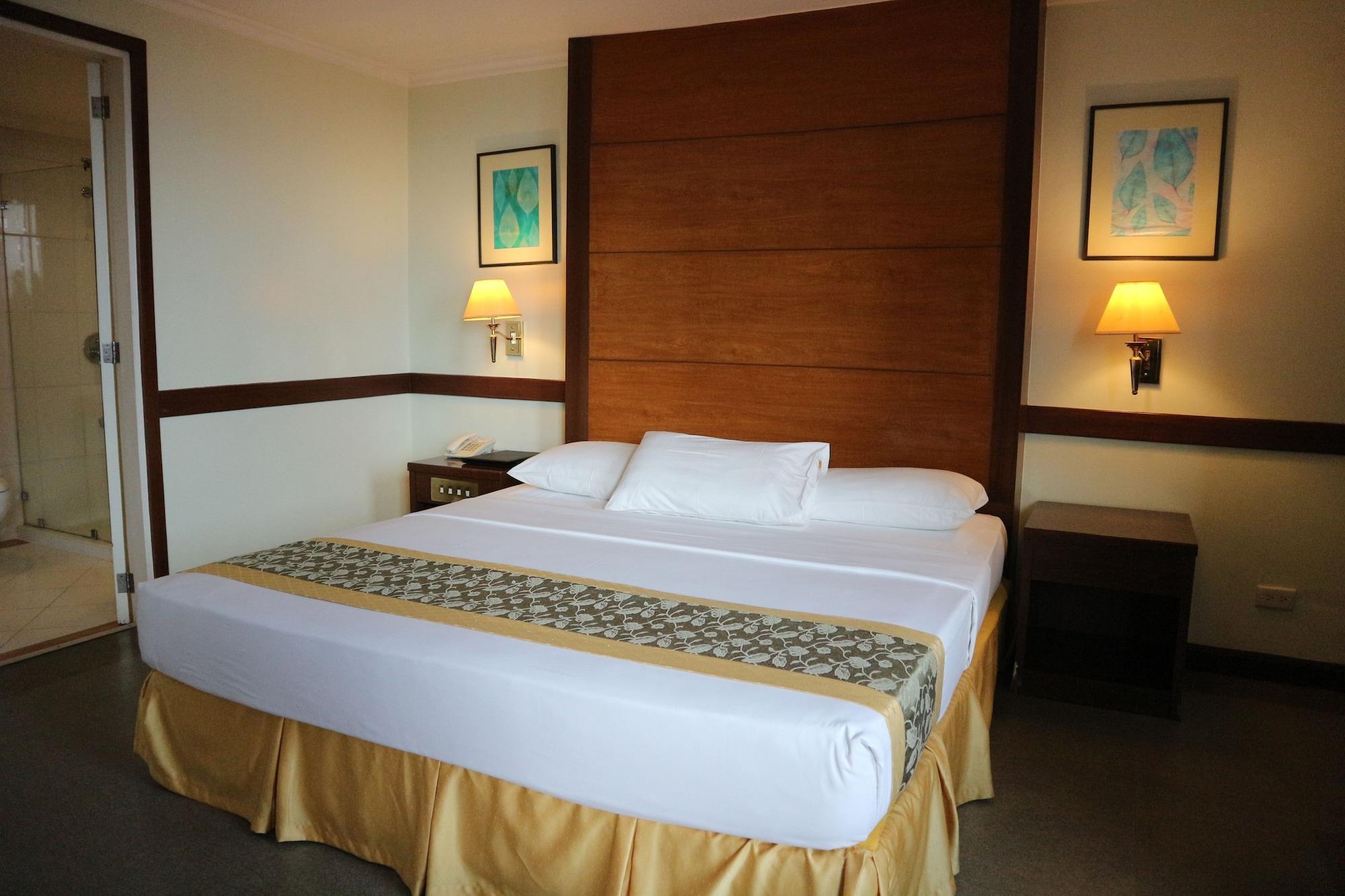 Iloilo Business Hotel Zewnętrze zdjęcie