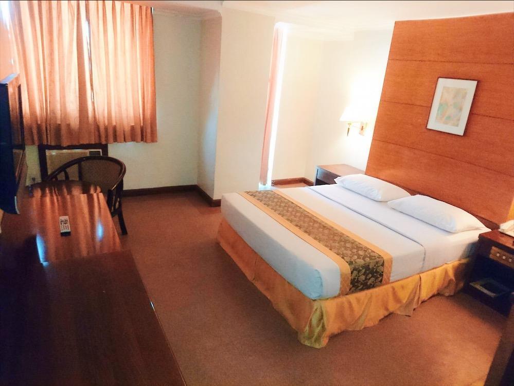 Iloilo Business Hotel Zewnętrze zdjęcie