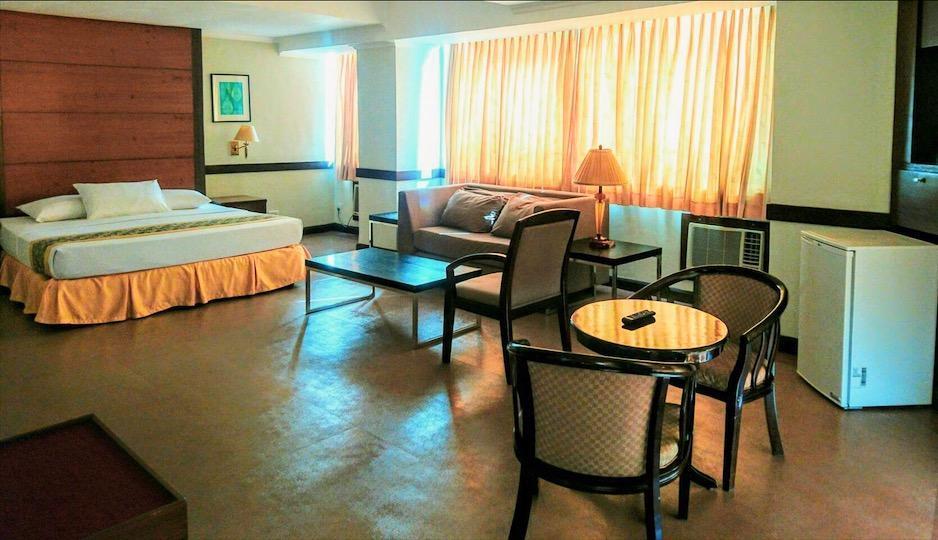 Iloilo Business Hotel Zewnętrze zdjęcie