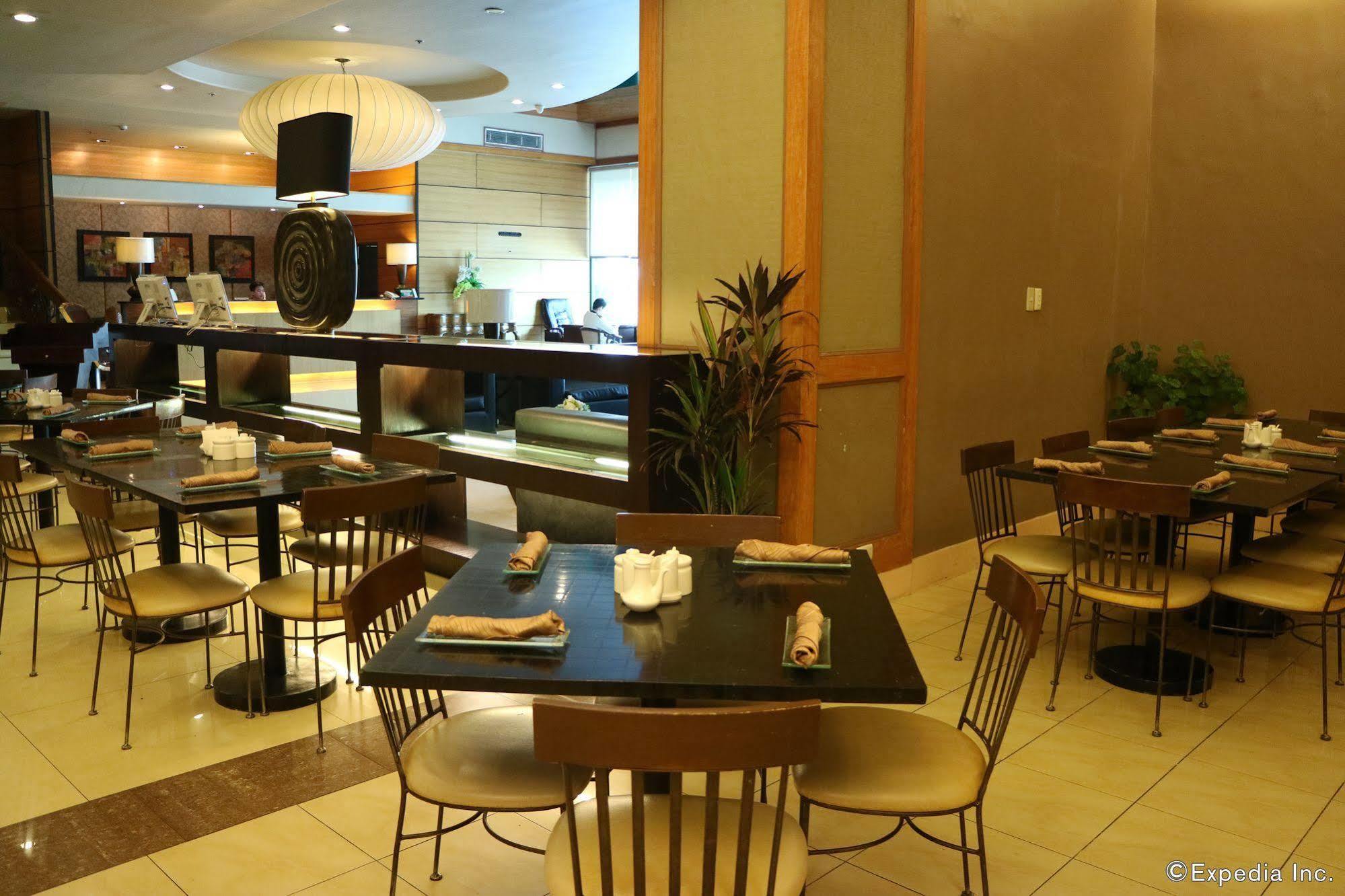 Iloilo Business Hotel Zewnętrze zdjęcie