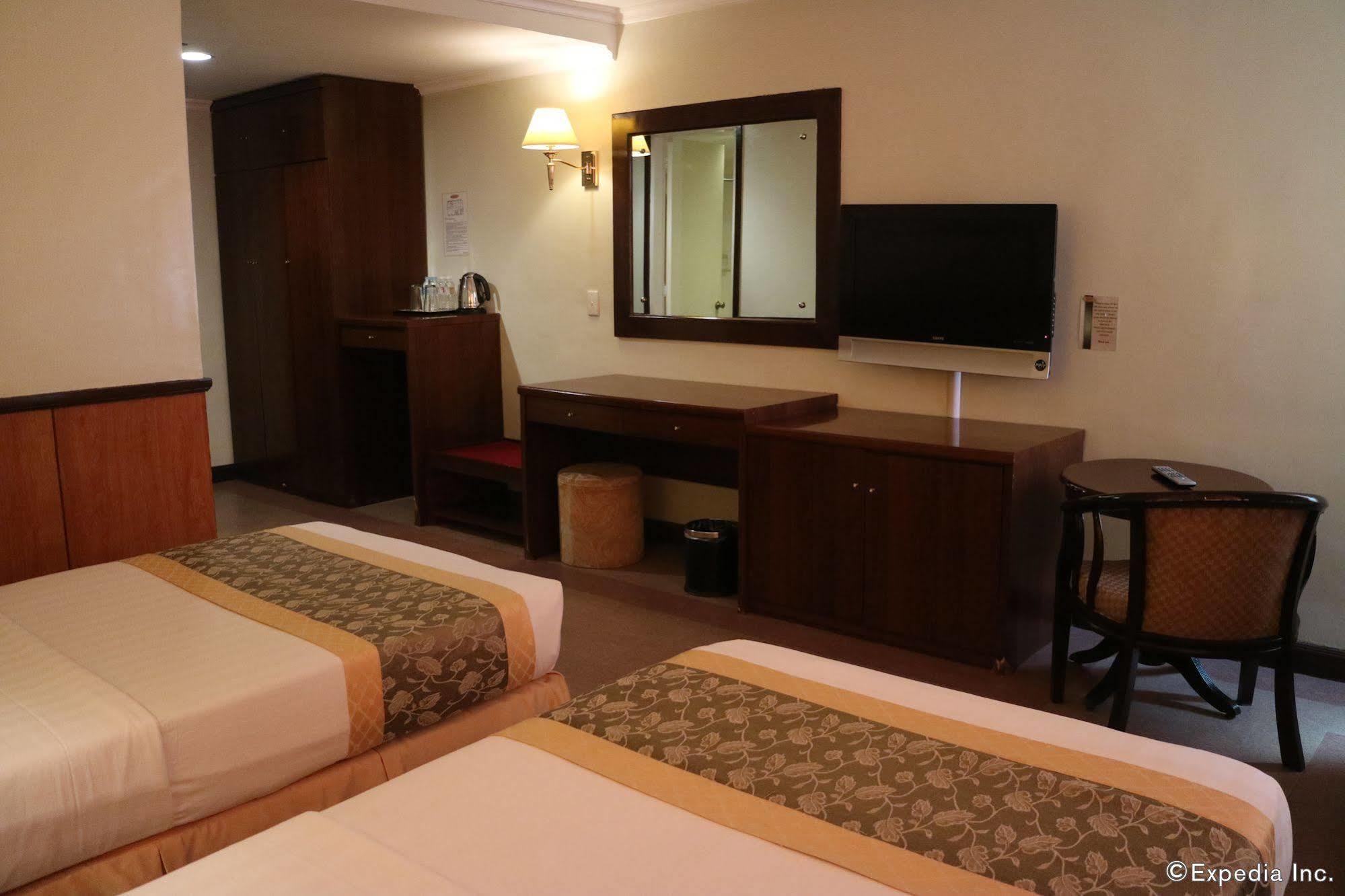 Iloilo Business Hotel Zewnętrze zdjęcie