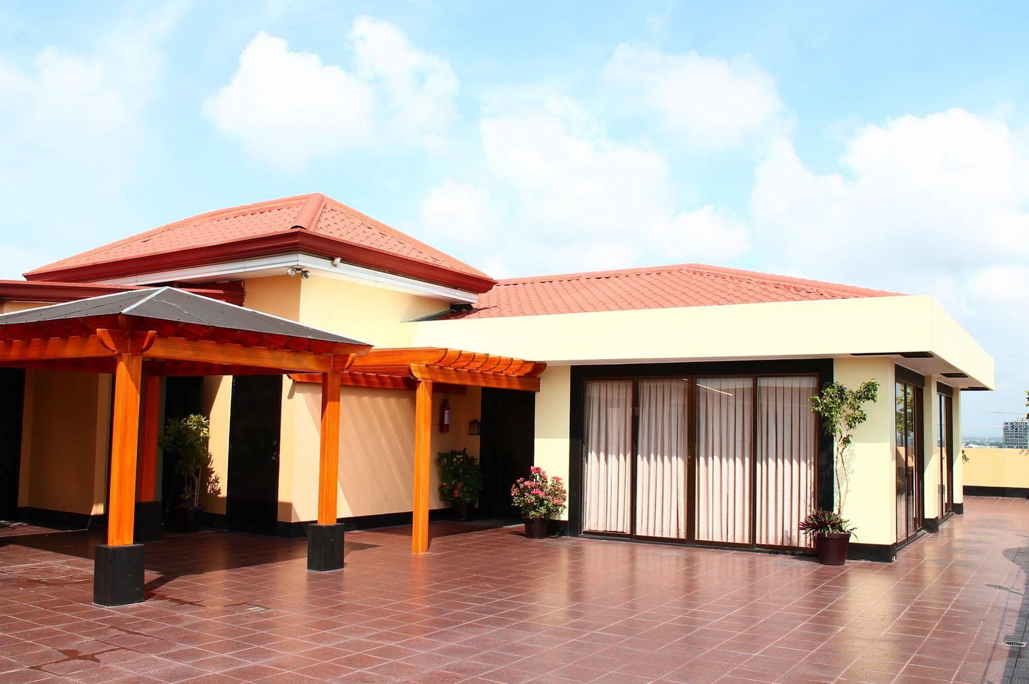Iloilo Business Hotel Zewnętrze zdjęcie